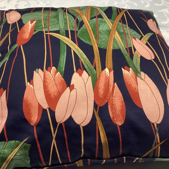 TULIP PILLOWS LARGE CUSTOM MADE.  MUST SEE - Picture 7 of 7